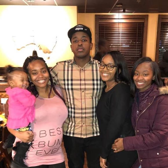 Meet your Posher, Karon - Picture 1 of 1